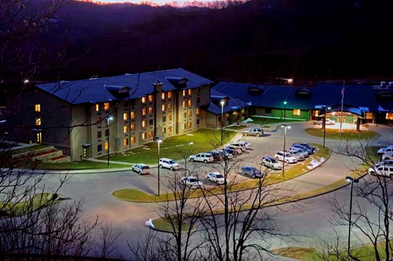 Chief Logan Lodge Hotel&Conference Buitenkant foto