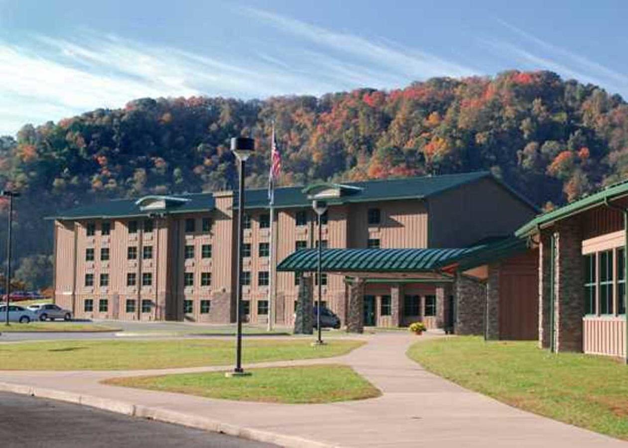 Chief Logan Lodge Hotel&Conference Buitenkant foto